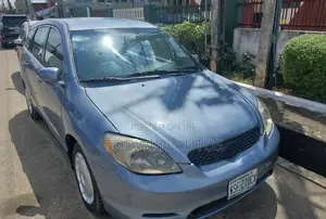 Toyota Matrix XR Hatchback AWD ta 2004