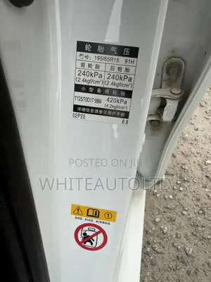 2018 Toyota Corolla LE Eco (1.8L) White