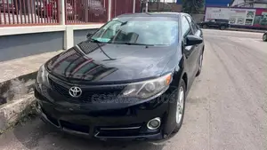 2012 Toyota Camry SE Sedan
