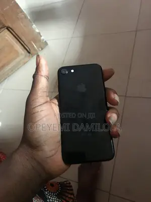 Apple iPhone 7 32GB Black