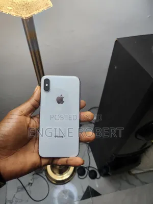 Apple iPhone X 64GB White (Used, Cracked Screen)