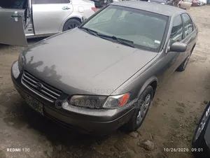 2001 Toyota Camry LE Sedan Beige