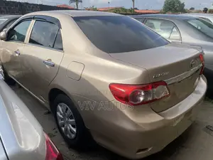 Toyota Corolla LE Special Edition Sedan 2013