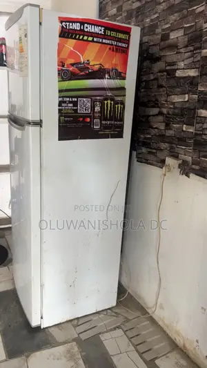Hotpoint Firij mai Ƙofofi 2 - An Riga An Yi Amfani Da Shi