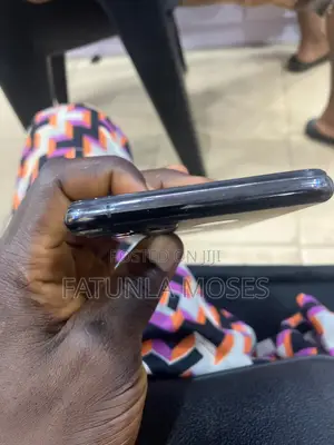 Apple iPhone 11 Pro Max 64GB Silver (Amfani, Babu Face ID)