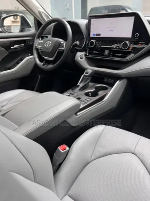 2024 Toyota Highlander Limited AWD Silver