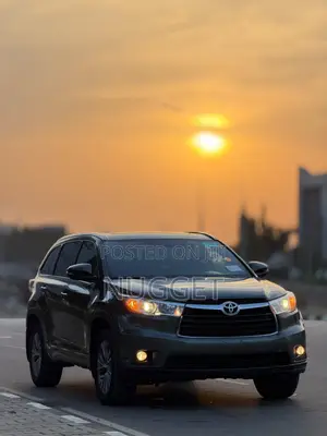 2014 Toyota Highlander LE SUV AWD