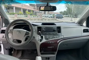 Toyota Sienna 2013 White