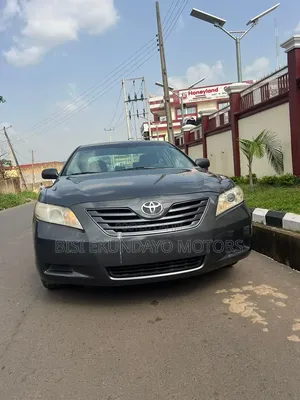 Toyota Camry LE Sedan ta 2009