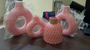 Kayan Furen Filastik Fari 4-Piece