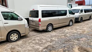 Toyota HiAce 2015 Fari
