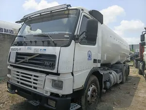 Babbar Motar Volvo FM 12-Tonne LPG Bobtail Mai Rajista