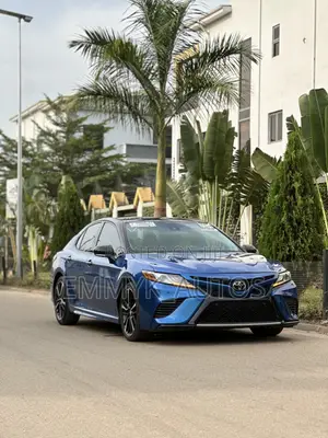 2019 Toyota Camry XSE Blue