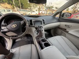 Toyota Venza V6 AWD 2011 Grey