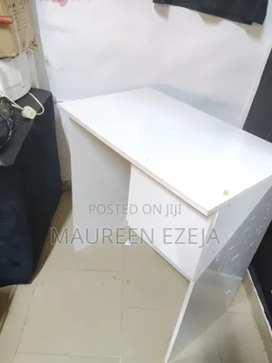Teburin Ofis da aka yi amfani da shi - Fari