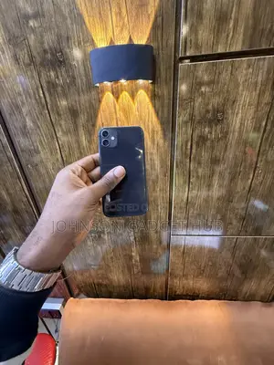 Apple iPhone 11 64GB Baki