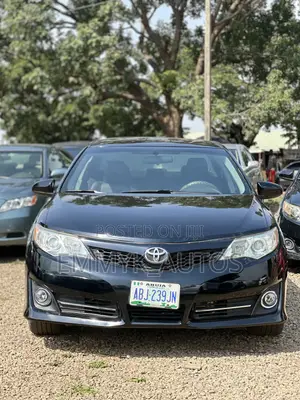 2013 Toyota Camry SE Sedan