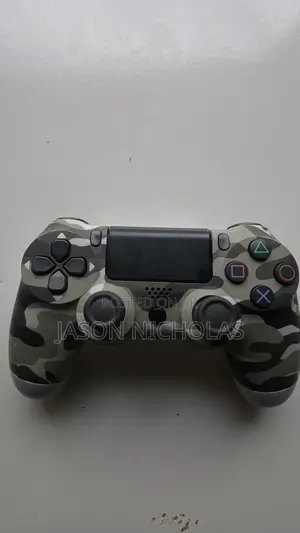 PS4 Slim 500GB Console tare da Controller, GTA V & Far Cry 5