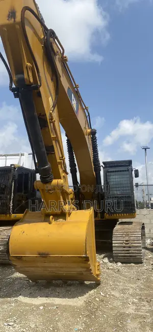 Caterpillar 330D Excavator - An Kuma Amfani Daga Kasashen Waje