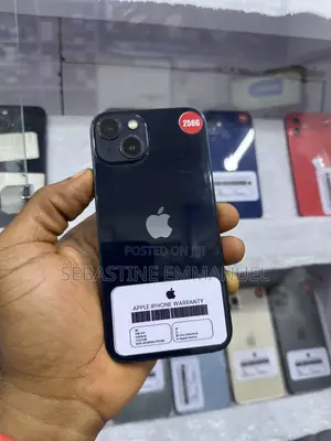 Apple iPhone 13 256GB Baki