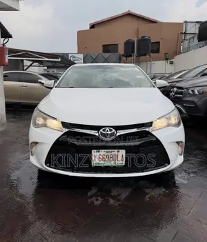 2017 Toyota Camry SE Wacce Aka Yi Amfani Da Ita Daga Ƙasashen Waje
