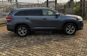 2016 Toyota Highlander XLE V6 4x4 SUV