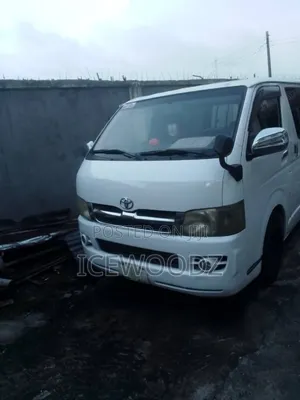 Toyota HiAce 2000 Fari