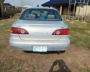 Toyota Corolla 2000 - Grey