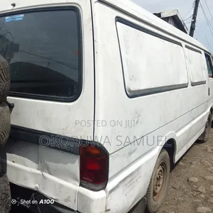 Mazda E2000 Bus 2020 White