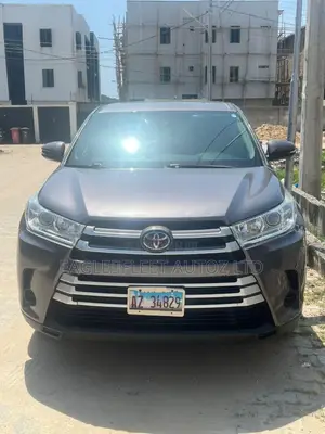 2019 Toyota Highlander LE - Direct Belgium