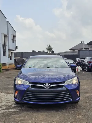 Toyota Camry SE Sedan 2015