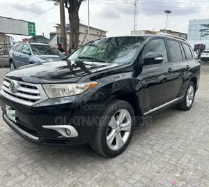 Toyota Highlander 2009 Baki - An Inganta zuwa 2013 Model