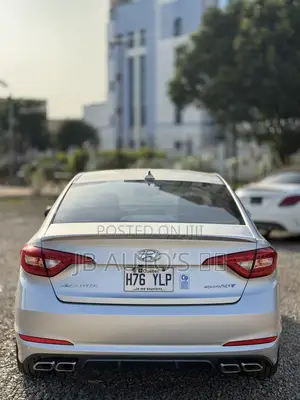 2016 Hyundai Sonata Sport 2.0T Sedan - Launin Azurfa