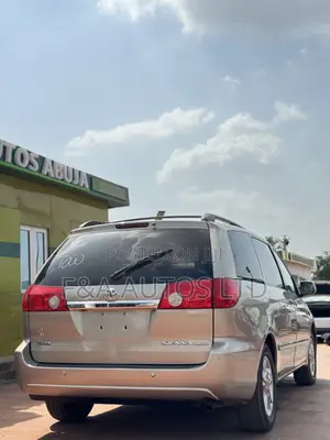 2006 Toyota Sienna XLE Limited FWD Gold
