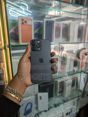 Apple iPhone 15 Pro Max 256GB Baki