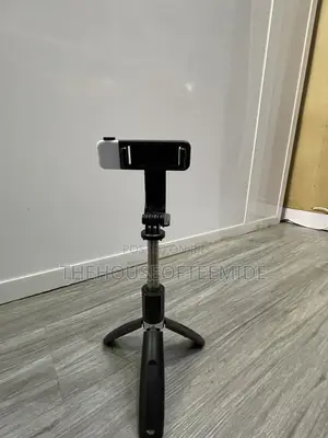 L02s Selfie Stick mai Haske da Bluetooth
