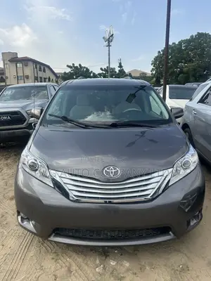 Toyota Sienna LE FWD 8-Fitar 2013