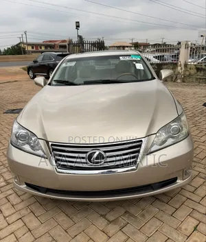 Lexus ES 350 2011 Gold