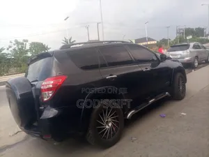 Toyota RAV4 2010 Baki