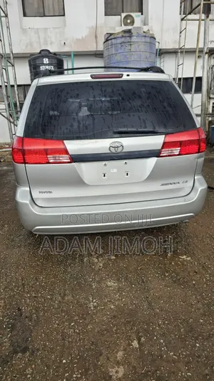 Toyota Sienna XLE 2005 Zinariya