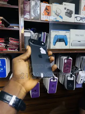 Apple iPhone Air 256GB Baki (Na Amfani)