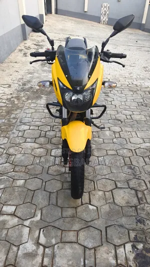 Bajaj Pulsar 220 F 2025 Ja