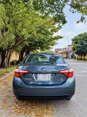 Toyota Corolla LE Sedan 2015