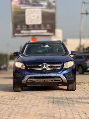 2017 Mercedes-Benz GLC300 Blue