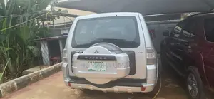 Mitsubishi Pajero 3.2 Di-DC GLS 2011 Silver