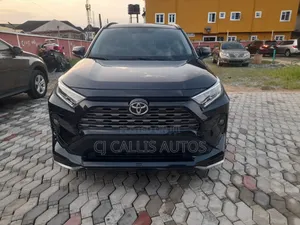 Toyota RAV4 XLE Premium AWD 2020
