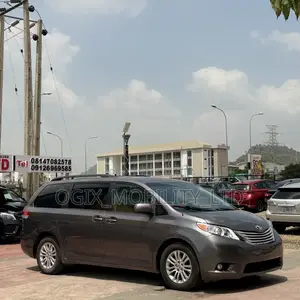 2015 Toyota Sienna XLE Foreign Used