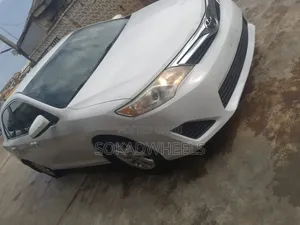 2015 Toyota Camry LE Sedan - Kai Tsaye Tokunbo