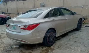 Hyundai Sonata 2012