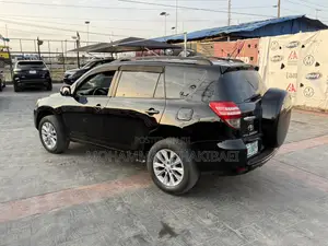 Toyota RAV4 2010 Baki